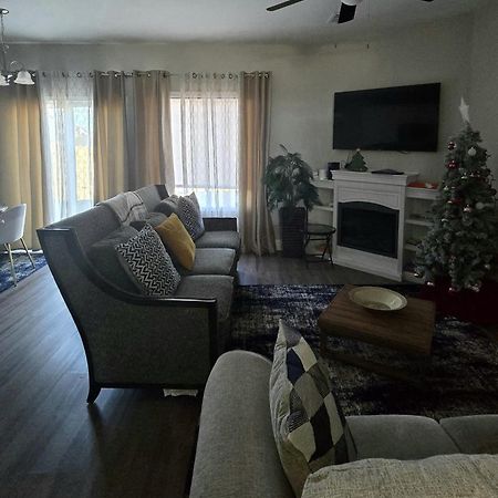 Gorgeous 3 Bedroom Home With Cable Tv In All Rooms & Free Wi-Fi Concord Luaran gambar