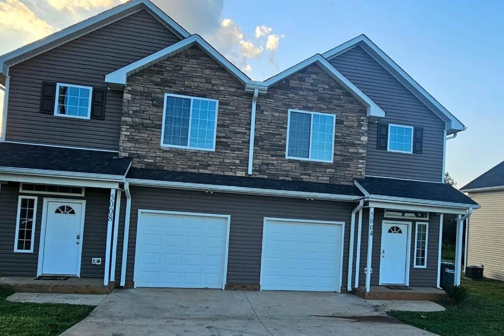 Gorgeous 3 Bedroom Home With Cable Tv In All Rooms & Free Wi-Fi Concord Luaran gambar